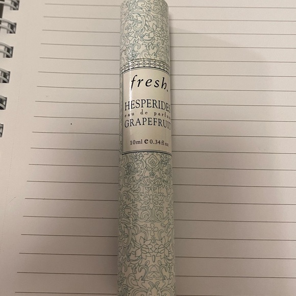 NIB Fresh Hesperides Grapefruit Rollerball - Picture 2 of 2